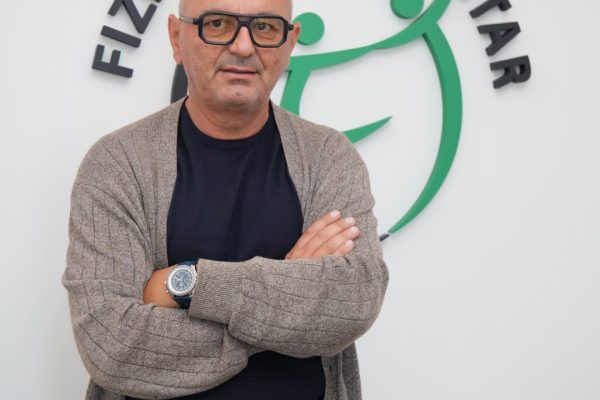 Dejan Peruničić
